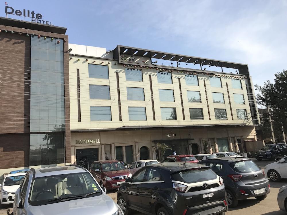 Delite Sarovar Portico Фаридабад Экстерьер фото